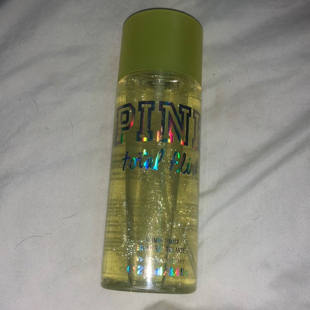 PINK total flirt body mist